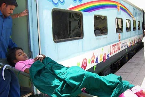 জীবন রেখা এক্সপ্রেস ১৯৯১ সালে তৈরি হয়। সারা দেশের মানুষদের জন্য চিকিৎসা পরিষেবা দেওয়া হয়। বিশেষত যারা প্রত্যন্ত অঞ্চলের বাসিন্দা তাঁদের প্রাধান্য দেওয়া হয়। 