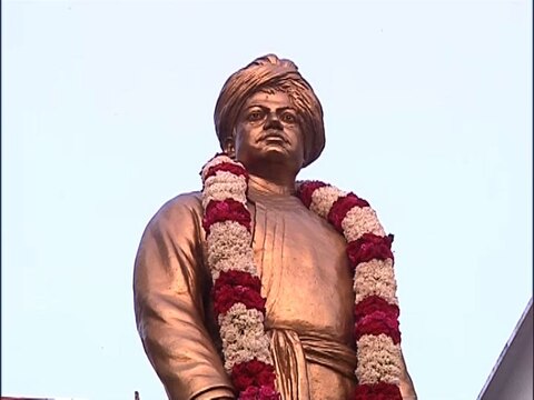 Vivekananda Jayanti Photo Gallery: ছবিতে দেখুন, “হে মহাপ্রাণ, ওঠ, জাগো! শহরে বিবেকানন্দ-স্মরণ