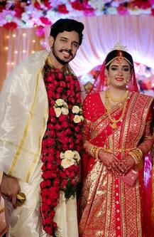 নতুন জীবনের সূচনা সৌরভ-ত্বরিতার, বরযাত্রী নিয়ে গেলেন দেবলীনা