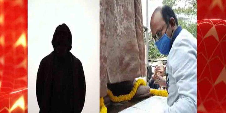 BJP leaders wash the statue of Rabindranath Tagore at Salt Lake সল্টলেকে রবীন্দ্রনাথের মূর্তি পরিষ্কার করে মাল্যদান সায়ন্তনের, পাল্টা কটাক্ষ সুজিত বসুর