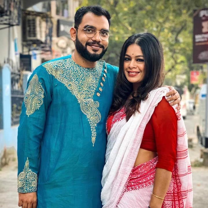 ইমন জানিয়েছিলেন, করোনা পরিস্থিতি স্বাভাবিক না হলে সামাজিক অনুষ্ঠান করে বিয়ে করবেন না তাঁরা।