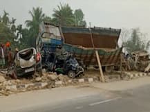 Dhupguri accident Photos: দুমড়ে মুচড়ে গিয়েছে গাড়ি, মৃত ১৪, ধূপগুড়ি দুর্ঘটনার ছবি দেখলে শিউরে উঠবেন!