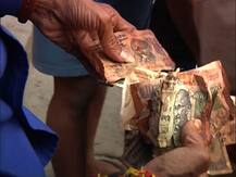 Kalighat Burned Notes: কালীঘাটে মুখার্জী ঘাটে রাশি-রাশি ছেঁড়া-পোড়া টাকা, কুড়োতে ভিড়, কে বা কারা ফেলে গেল? তদন্তে পুলিশ