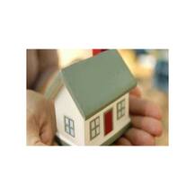 ২০ বছর পরিষেবার পুরস্কার, মহিলা সাফাইকর্মীকে ফ্ল্যাট উপহার আবাসিকদের