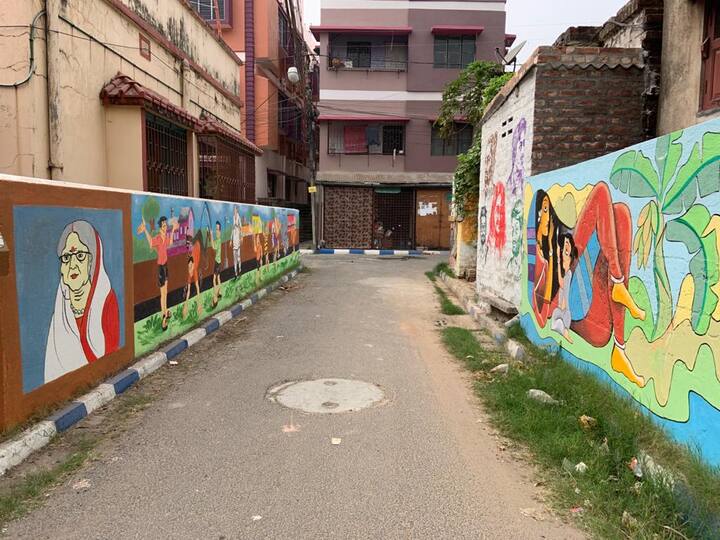 তাদের হাতেই ধীরে ধীরে সেজে উঠল ব্রহ্মপুর প্লেস। শুরুর ভাবনাটা অবশ্য লকডাউন আর ঘূর্ণিঝড়ের সময় থেকে। তখন যেভাবে পাড়ার সবাই একে অপরের পাশে এসে দাঁড়িয়েছিলেন সেখান থেকেই প্রতিবেশীদের আত্মীয় হয়ে ওঠা ছাপ ফেলেছিল সবার মনে। সেভাবেই আজ সমাজের প্রতি দায়বদ্ধতা দেখাচ্ছে এই পাড়া। এখন পাড়ার মোড়ে কোথাও উঁকি দিচ্ছে টম এবং জেরি, কোথাওবা গোপাল ভাড়ঁ।