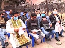 Celebrities Protest Photos 'কোনও অপরাধের শাস্তি ফাঁসি হতে পারে, কিন্তু ধর্ষণ কেন? প্রয়োজনে ঝাঁটা-বঁটি হাতে তাড়া করব' প্রতিবাদ সভা থেকে হুঁশিয়ারি দেবলীনা, নুসরত, সায়নীদের