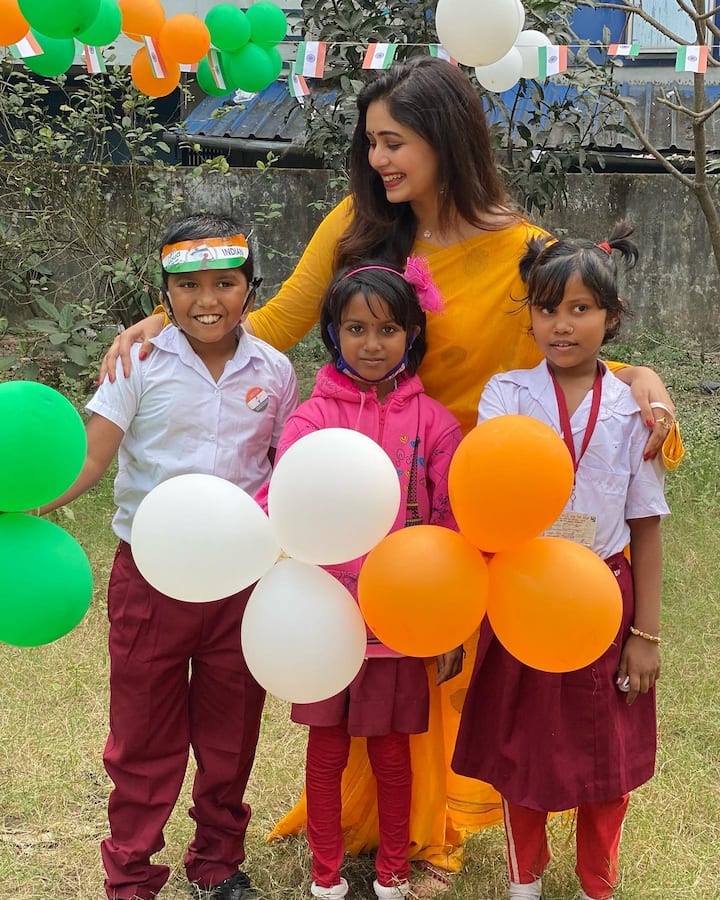 সারা বছরই স্কুলের কাজের সঙ্গে যুক্ত থাকেন ঋতাভরী। নিজের কাজের ব্যস্ততা থাকলেও ফাঁক নেই আন্তরিকতায়।