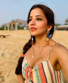 ফিট তাই হিট, ওয়ার্কআউট সেশনের ছবি শেয়ার করলেন ‘দুপুর বৌঠান’