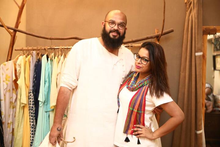 বিয়ের লাস্ট মুহূর্তের প্রস্তুতি তো চলছেই। তবে বিশেষ দিনের সাজের ব্যাপারে  বন্ধু অভিষেকের উপর ভরসা রাখছেন ইমন-নীলাঞ্জন।