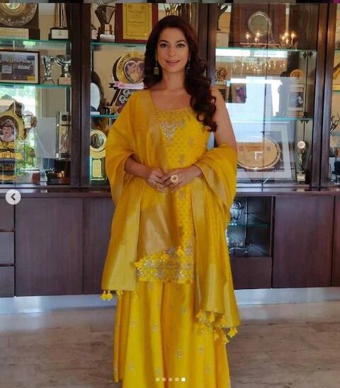 তাঁদের বাড়ি কোনও পাঁচতারা হোটেলের থেকে কম নয়।