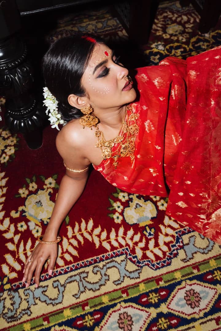 অভিনয়ের পাশাপাশি নির্বাচনের আগে দলীয় কাজের চাপ রয়েছে কী? পার্নো বলছেন, ' এখনও প্রচার শুরু হয়নি। তাই ছুটি কাটানোর পরিকল্পনা করে ফেলেছি। ফিরে এসেই কাজে যোগ দেব আবার।'