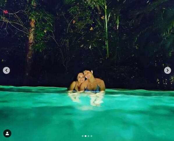 ফুটন্ত চা গায়ে পড়ে ত্বক পুড়ে গিয়েছে স্বস্তিকা মুখোপাধ্যায়ের। 