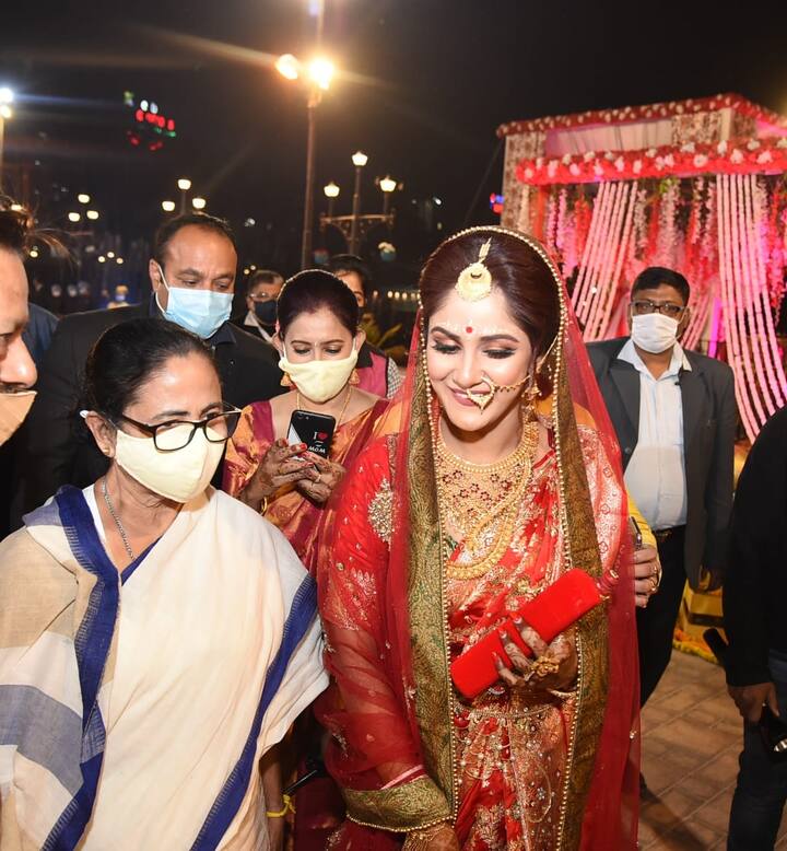 প্রত্য়েকটি অনুষ্ঠানে হাজির ছিলেন টালিগঞ্জের তাবড়-তাবড় সেলিব্রিটিরা। 