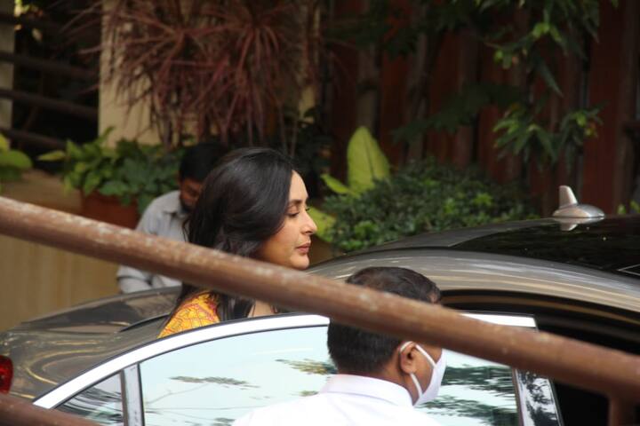 দ্বিতীয় সন্তানের জন্য অপেক্ষা করছেন করিনা কপূর খান এবং সেফ আলি খান। 