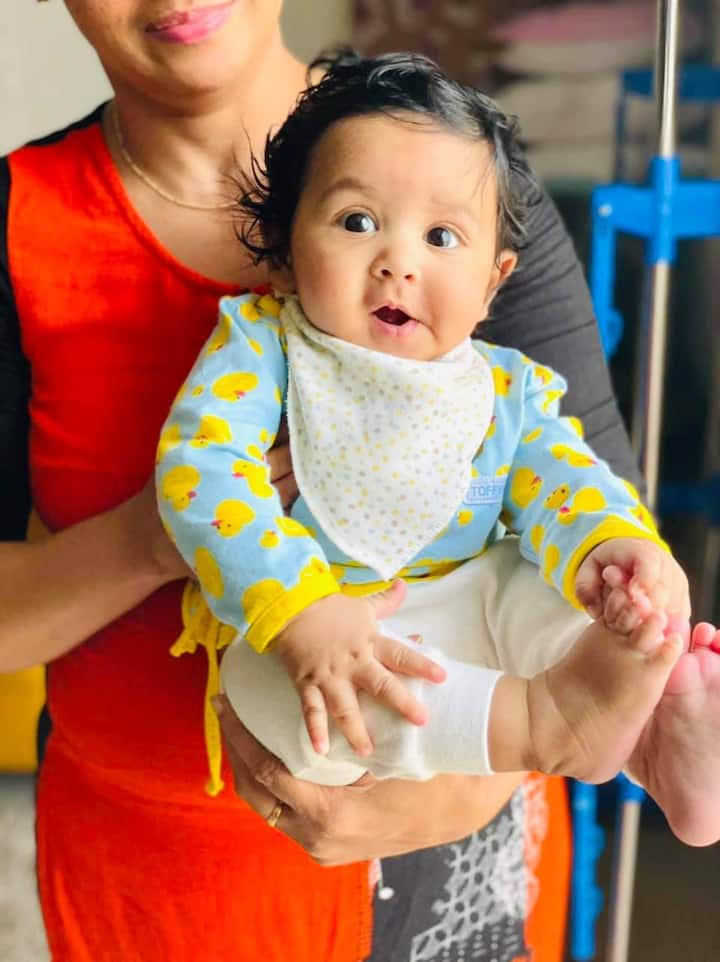 ফটো তুলতে ভালবাসে ইউভান। জানালেন বাবা। ক্যামেরা দেখলেই হাসি হাসি মুখে রেডি সে।