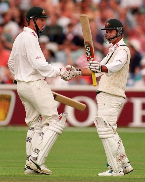 ২০০৬ এর জানুয়ারিতে সিডনিতে দক্ষিণ আফ্রিকার বিরুদ্ধে কেরিয়ারের শততম টেস্ট খেলেছিলেন রিকি পন্টিং। সেই ম্যাচের দুই ইনিংসেই সেঞ্চুরি করেন পন্টিং। প্রথম ইনিংসে ১২০ রান করার পর দ্বিতীয় ইনিংসে পন্টিং ১৪৩ রানে অপরাজিত ছিলেন। সব ছবি ইনস্টাগ্রাম থেকে নেওয়া।