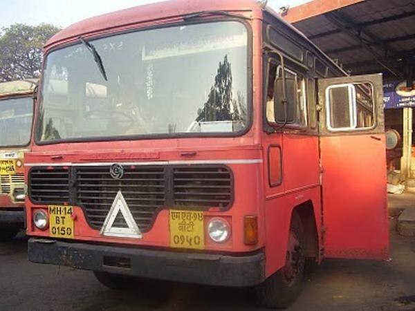 MSRTC st bus strike in maharashtra latest news एसटी संप : राज्यभरात शेकडो कर्मचारी निलंबित, प्रवाशांचे हाल