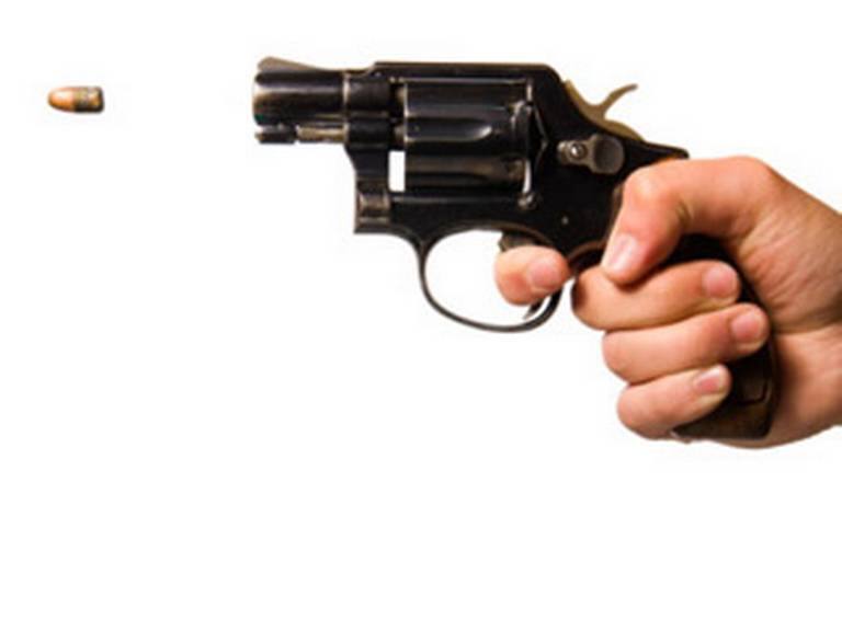 firing at dadar flower market, one died  दादर फूल मार्केटमध्ये गोळीबार, एकाची हत्या