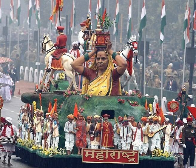 Lokmanya Tilaks Chitrarath In 26 January Parade प्रजासत्ताक दिन परेडमध्ये महाराष्ट्राचा लोकमान्य टिळकांवर चित्ररथ