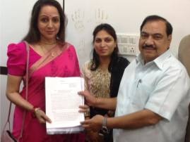 Hc Adjourns Pil Seeking Action Against Hema Malini हेमा मालिनी आणि एकनाथ खडसेंना हायकोर्टाचा दिलासा