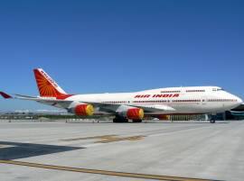 Air India Orders Probe Against Pilot Who Delayed Flight For Particular Woman Co Pilot 'ती'च को-पायलट हवी, एअर इंडियाच्या पायलटने 2 तास विमान थांबवलं