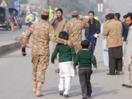 India Downgrades Pakistan To No School Going Mission पाकिस्तानमधील शाळांमधून आपल्या विद्यार्थ्यांचा प्रवेश रद्द करा! भारतीय अधिकाऱ्यांना आदेश