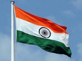 Headmistress Dies While Erecting Flag Pole For Independence Day In Telangana झेंडावंदनाचा खांब उभारताना विजेचा धक्का, मुख्याध्यापिकेचा मृत्यू
