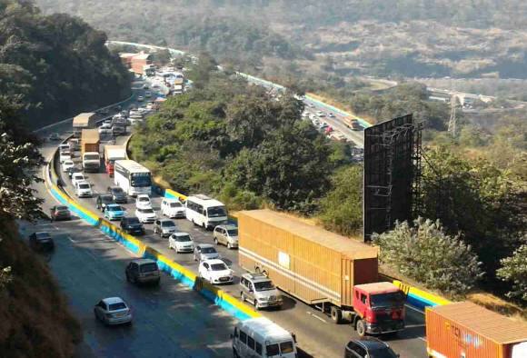 मुंबई-पुणे एक्स्प्रेस वेवर किमान 80 किमी प्रतितासाची वेगमर्यादा