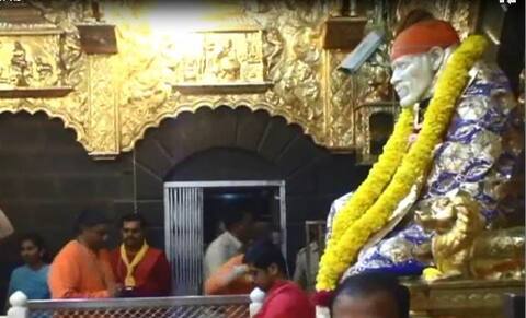 शिर्डीतील साईबाबा संस्थानला 4 कोटी रुपयांच्या दंडाची नोटीस शिर्डीतील साईबाबा संस्थानला 4 कोटी रुपयांच्या दंडाची नोटीस