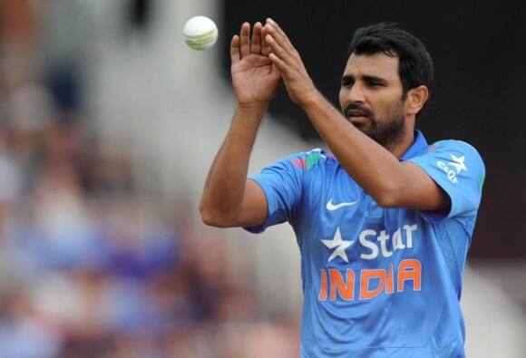 मोहम्मद शमीला पितृशोक, दौरा अर्धवट सोडून घरी