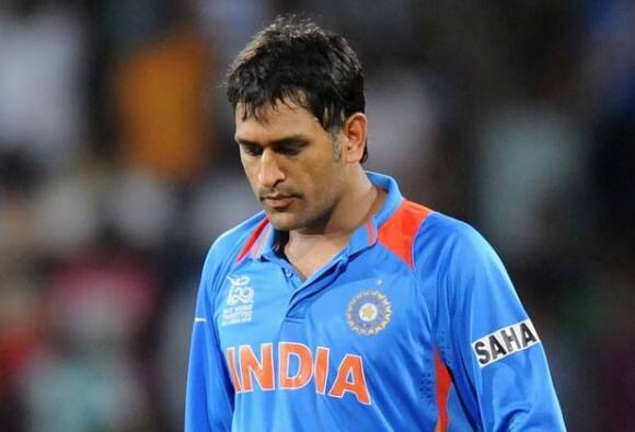 झिम्बाब्वे विरुद्ध काल हरारेमध्ये झालेल्या सामन्यात भारताने 8 विकेट्सने सामना जिंकला. यासोबतच धोनीने कर्णधार म्हणून झिम्बाब्वे सिरिज पहिल्यांदाच जिंकली आहे. 