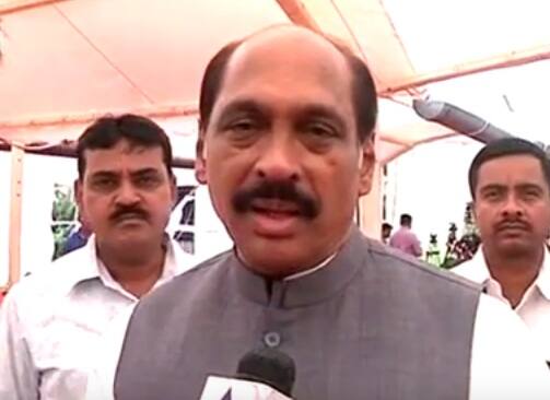 पीठासीन अधिकारी असतानाही माणिकराव ठाकरेंची विरोधकांच्या बैठकीत हजेरी Manikrao Thackeray Attend Oppositions Meeting पीठासीन अधिकारी असतानाही माणिकराव ठाकरेंची विरोधकांच्या बैठकीत हजेरी