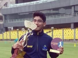 दोन षटकात एकही धाव न देता सहा विकेट्स देणारा बंगाल टायगर Bengal Spinner Writtick Chatterjee Creates Amazing Record Claims 6 For 0 दोन षटकात एकही धाव न देता सहा विकेट्स देणारा बंगाल टायगर