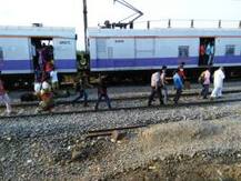 ट्रान्सहार्बर मार्गावरील लोकल वाहतूक विस्कळीत