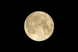 चीनचा भन्नाट शोध, रस्त्यावरील लाईटसाठी चक्क मानवनिर्मित चंद्राची निर्मिती