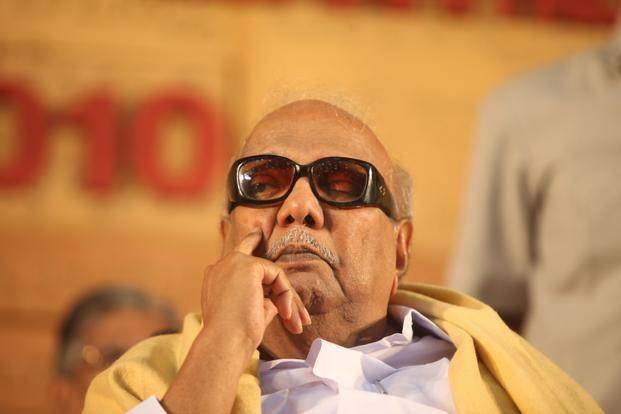 M Karunanidhi passes away तामिळनाडूचे माजी मुख्यमंत्री करुणानिधी यांचं निधन