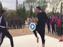 VIDEO : अक्षय कुमारची आयपीएस अधिकाऱ्यांसोबत फाईट