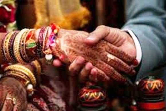 Maharashtra Textbook Says Ugliness Prompts Demand For More Dowry मुलगी कुरुप असल्यास जास्त हुंडा, बारावीच्या पुस्तकात विधान