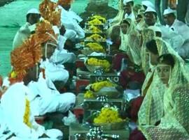 Group Marriage In Shirdi शिर्डीत अवघ्या सव्वा रुपयात सर्वधर्मीयांचा विवाह, 41 जोडपी लग्नाच्या बेडीत