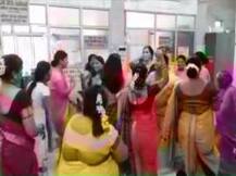 हॉस्पिटलमध्ये हळदी-कुंकवाचा कार्यक्रम, 'बघतोय रिक्षावाला'वर डॉक्टरांचा ठेका