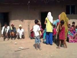 Farmer Family Commits Suicide Due To Loan कर्जामुळे कुटुंबाची सामूहिक आत्महत्या, एक अत्यवस्थ
