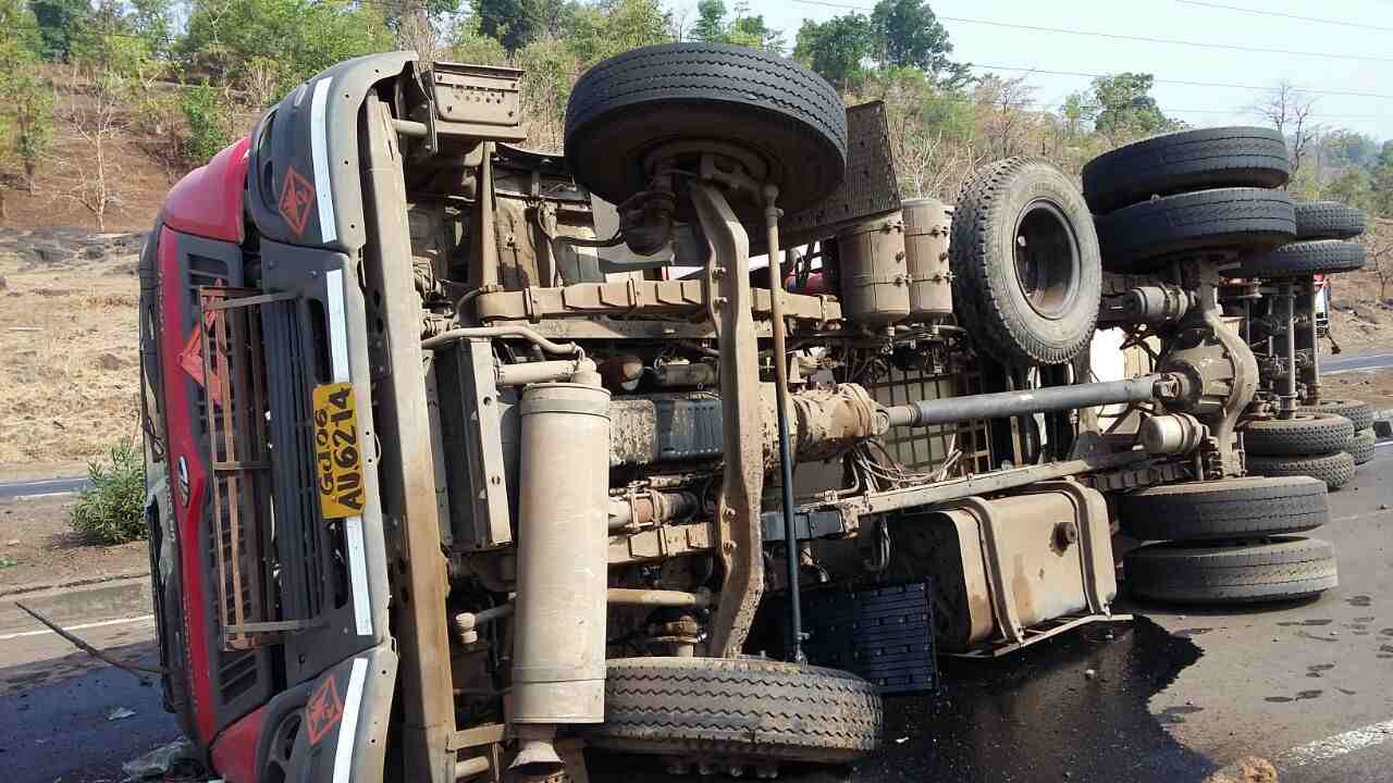 कसारा घाटात गॅसगळती, नाशिक-मुंबई वाहतूक ठप्प