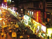 पुण्याच्या लक्ष्मीरोडवर वाहनांना बंदी घालण्याचा विचार