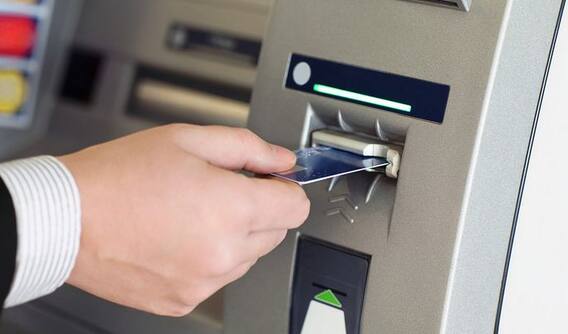 SBI, HDFC, ICICI, येस, अॅक्सिसची 32 लाख ATM कार्ड करप्ट SBI, HDFC, ICICI, येस, अॅक्सिसची 32 लाख ATM कार्ड करप्ट