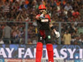 Virat Kohli Fourth Century In Ipl जखमी विराटची तुफानी खेळी, अवघ्या 47 चेंडूत ठोकलं शतक