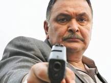 ऋषी कपूर यांचा ट्विटरवरुन गांधी घराण्यावर पुन्हा 'गोळीबार' !