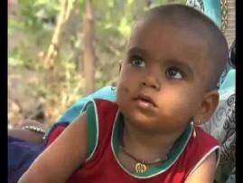 Baby Boy Miraculously Saved In Solapur वादळी वाऱ्यात पाळण्यातला चिमुरडा 60 फूट हवेत उडाला अन् झाडामुळे वाचला!