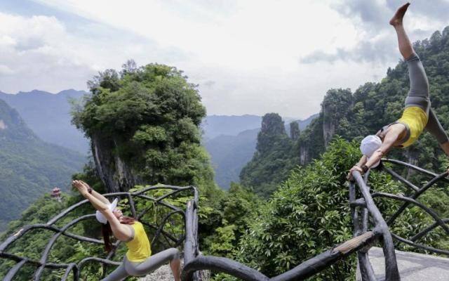मागील वर्षी पंतप्रधान मोंदीच्या चीन दौऱ्यादरम्यान योग कॉलेज सुरु करण्याबाबत सहमती मिळाली होती. तेव्हापासून तिथं योगाला प्रोत्साहन मिळालं आहे. 