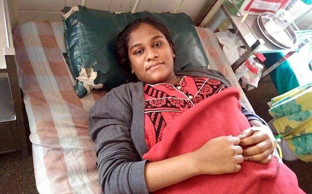 कर्नाटकमध्ये जन्मलेल्या या मुलीची अजून नाव ठेवण्यात आलेलं नाही. मुलीची आई नंदनी ही अवघी 19 वर्षाची आहे. (फोटो: टेलिग्राफ)