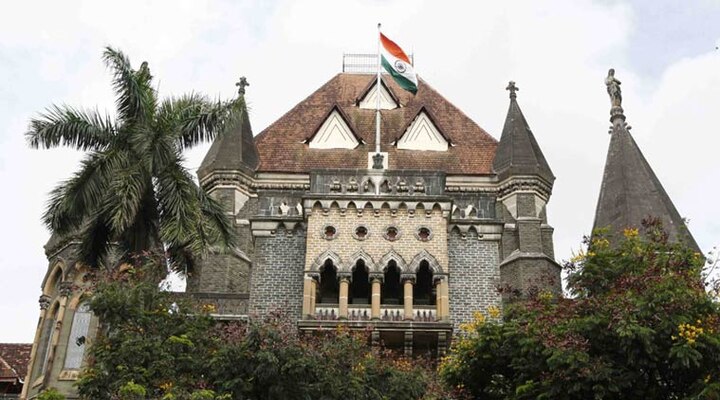 Mumbai High Court Exclaims That Bmc Fails To Stop Illegal Hawkers मुंबईत बेकायदेशीर फेरीवाल्यांना आवरण्यात पालिका अपयशी : कोर्ट